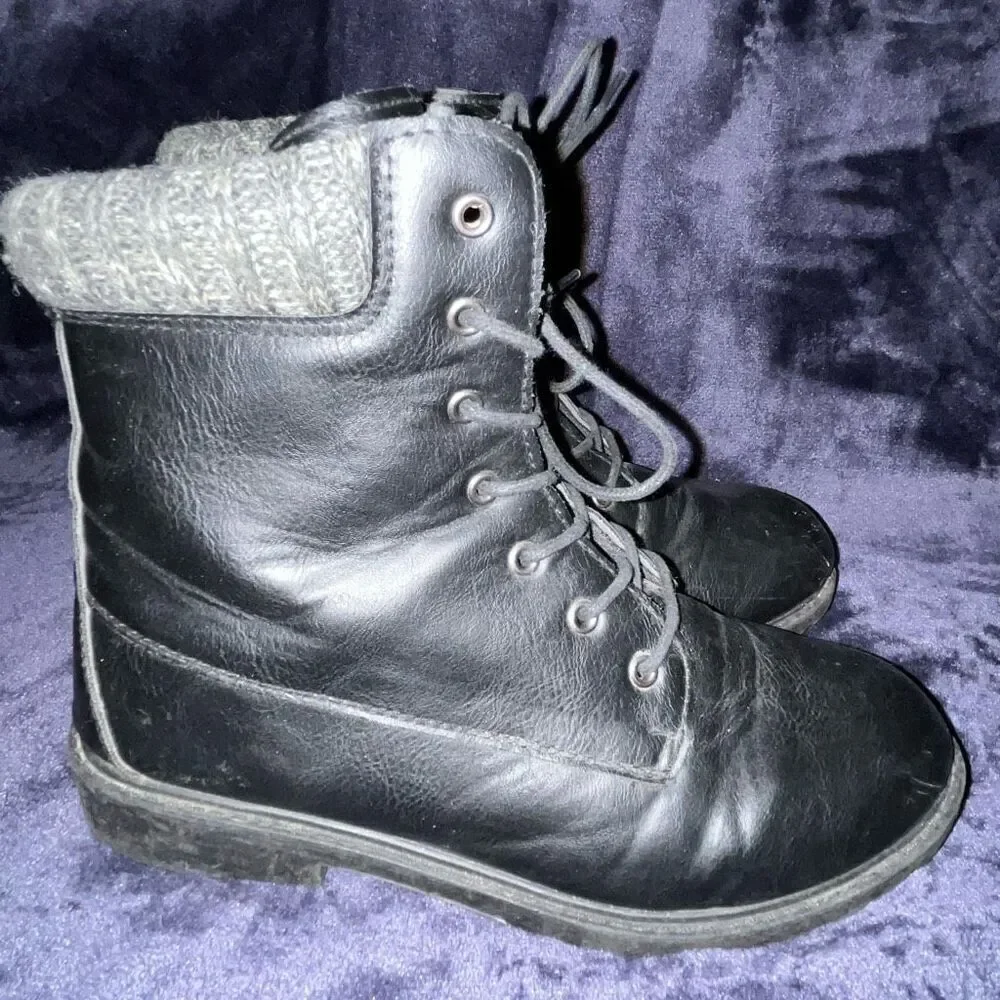 Caitie Boots Women’s Size 8 Black Vegan Leather Rubber Sole‎ Lace Up Boots